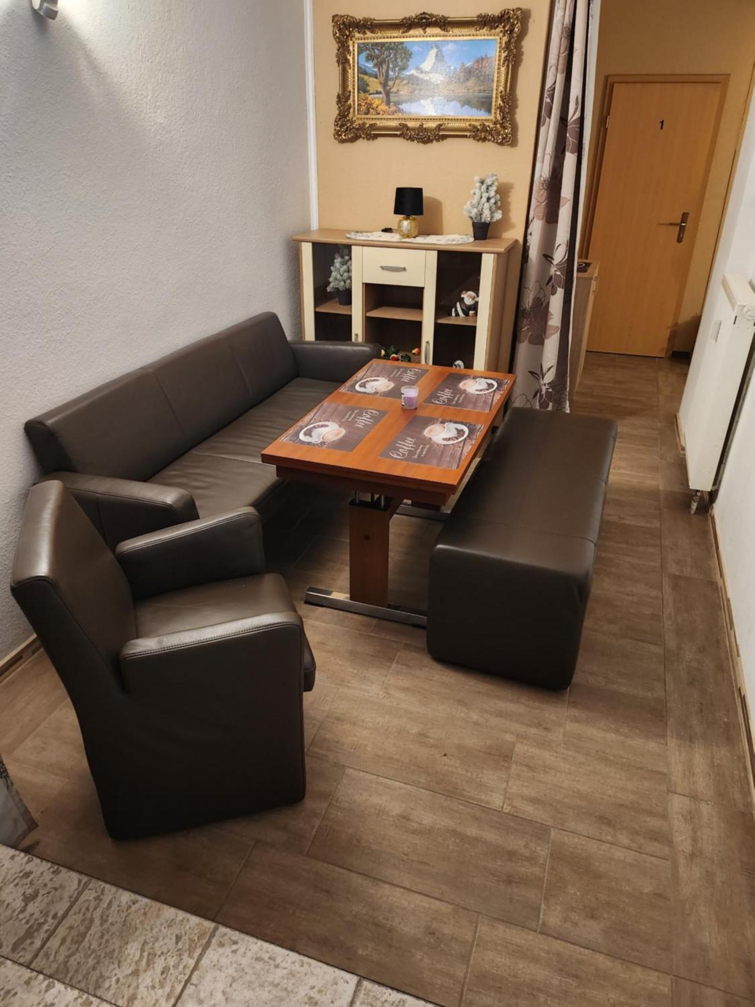 Halle Eg Fewo 78 Qm Gms Kueche Bad, Wc Gut Und Guenstig Unsere Sparpreise Sind Verhandelbar Auch Noch Nach Ihrer Buchung Apartment Exterior photo