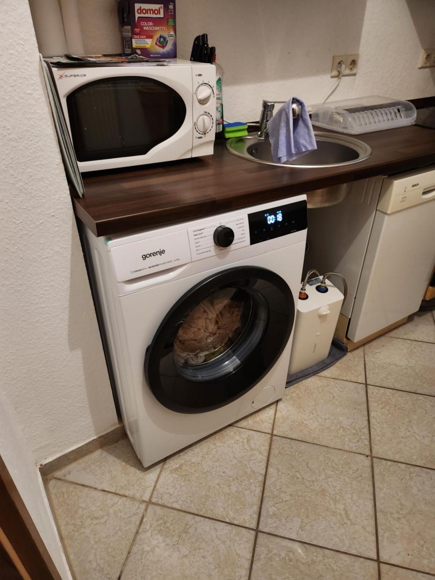 Halle Eg Fewo 78 Qm Gms Kueche Bad, Wc Gut Und Guenstig Unsere Sparpreise Sind Verhandelbar Auch Noch Nach Ihrer Buchung Apartment Exterior photo