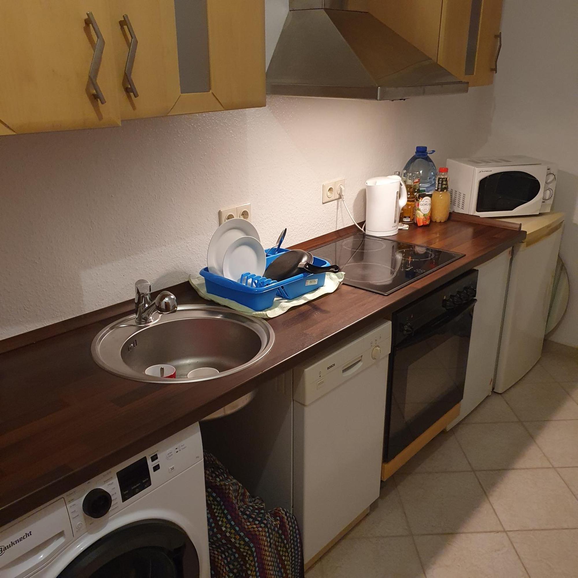 Halle Eg Fewo 78 Qm Gms Kueche Bad, Wc Gut Und Guenstig Unsere Sparpreise Sind Verhandelbar Auch Noch Nach Ihrer Buchung Apartment Exterior photo